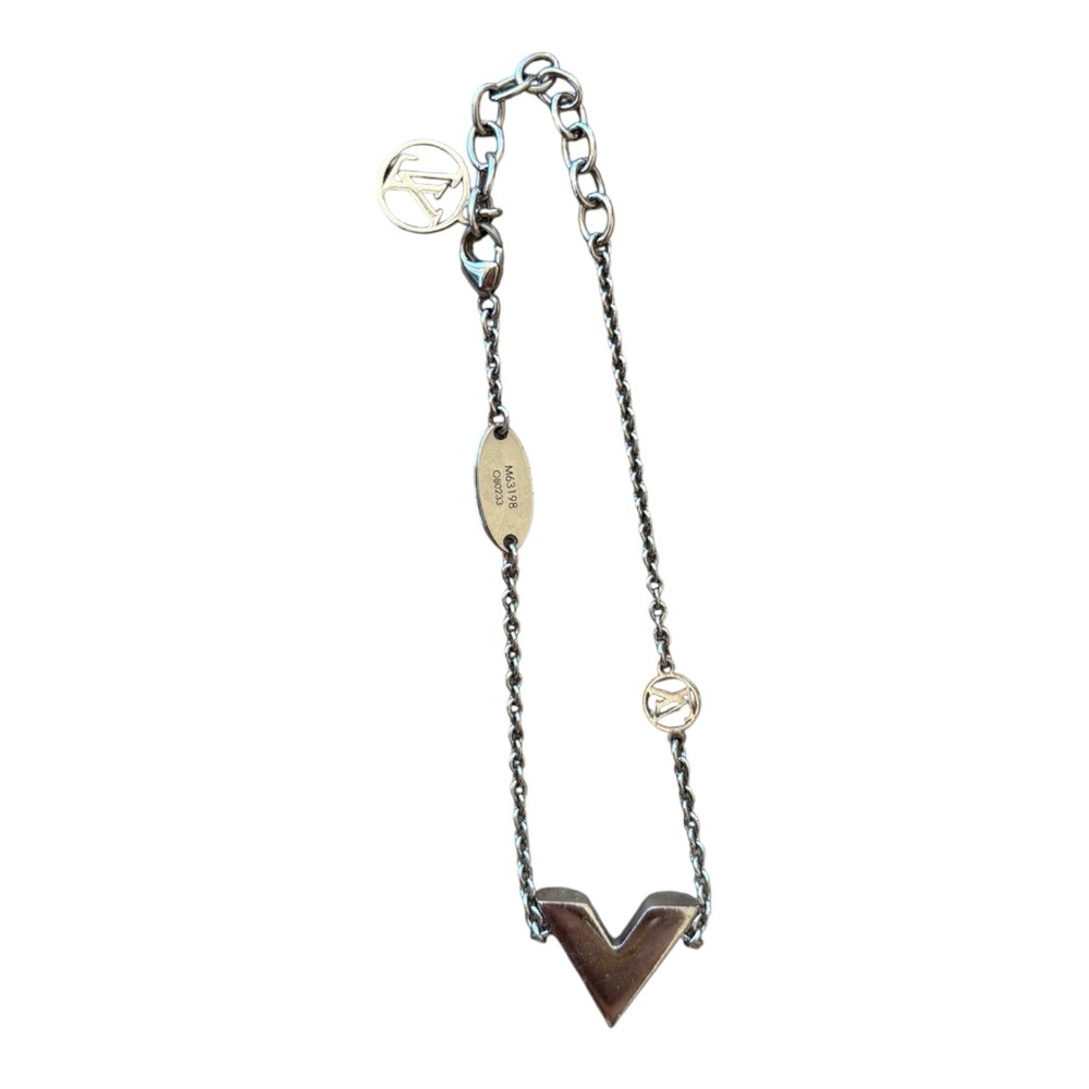 Louis Vuitton Essential V Bracelet - Picture 6 of 6